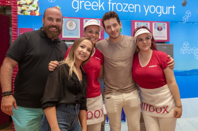 Chillbox frozen yogurt Greece ÎÎ±Î³Î³Î­Î»Î·Ï ÎÎ±ÎºÎ¿ÏÏÎ¹ÏÏ